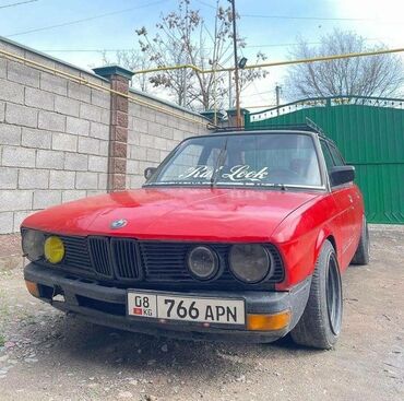 BMW: BMW 520: 1983 г., 2 л, Механика, Бензин, Седан