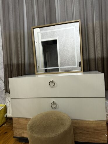 Komodlar: İşlənmiş, Güzgülü, Türkiyə — 14