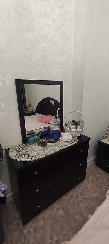 standing mirror: Спальный гарнитур в классическом стиле, цвет – тёмный глянец — 1