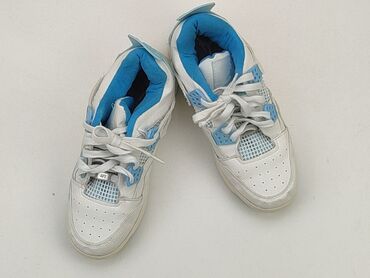 białe bluzki z bufkami: Sneakers for women, 39, condition - Good