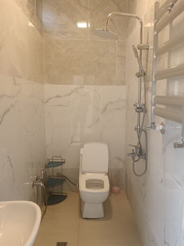 Uzunmüddətli kirayə evlər: Masazirda yeni tikili evdir komunal 300manata daxildir ev esyalidir — 10