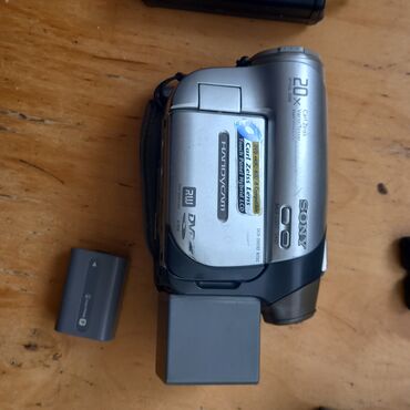 Videokameralar: SONY DVD video çəkən kamera. - Təzədir demək olar. - Az işlənib. - — 11