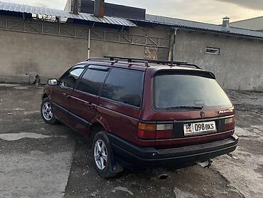 Volkswagen: Volkswagen Passat: 1993 г., 1.8 л, Механика, Бензин, Универсал — 1