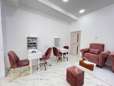 Digər kommersiya daşınmaz əmlakı: Qara Çuxur qəsəbəsində yerləşən yeni tikili 5 mərtəbəli binanın 1-ci — 5