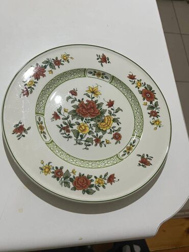 Посуда: Тарелки Villeroy&Boch серии Summerday. Эта серия уже не