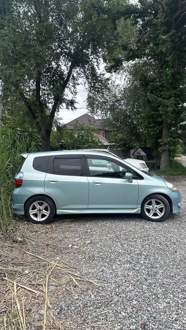 авто спорт: Honda Fit: 2003 г., 1.3 л, Хэтчбэк