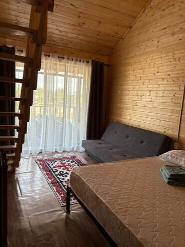 Двухъярусные кровати: Гостевой дом в Бостери — 18 номеров, 10 мин до пляжа Размер участка 10 — 1