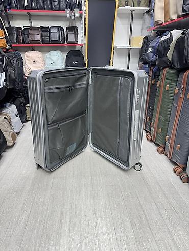 ice berlin: Жёсткий чемодан на колёсах, серебристый - Корпус: прочный жёсткий — 3