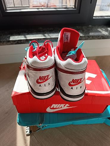 Мырзалардын бут кийими: Nike Air Flight – кроссовки баскетбольного стиля в бело‑красной — 4