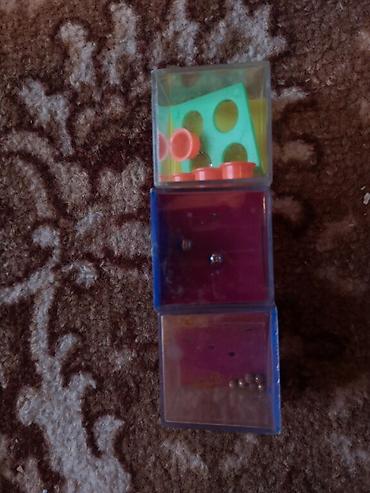 Игрушки: Чемоданчик медика-50 сом, динозавры - 50 сом, игра рыбки, нет — 15