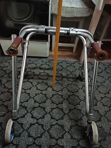 Инвалидные коляски: Продаю бу 1 деская 1 взрослая коляска и есть ещё ходунки одни не — 17