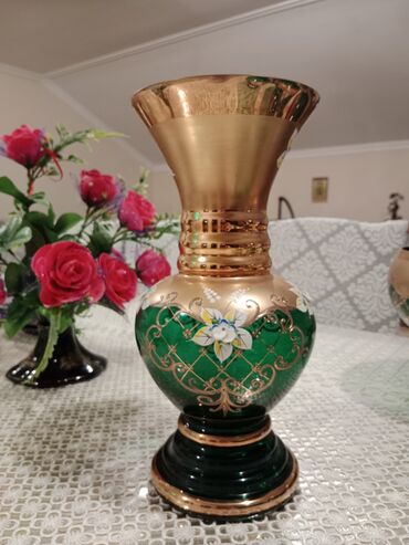 вазы для фруктов и конфет: Bir vaza