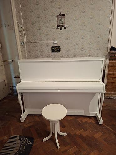 Məhsul: Geyer vertikal pianino (ağ rəng, parlaq lak örtük) lalafo.az -da Məhsul: Geyer vertikal pianino (ağ rəng, parlaq lak örtük)
