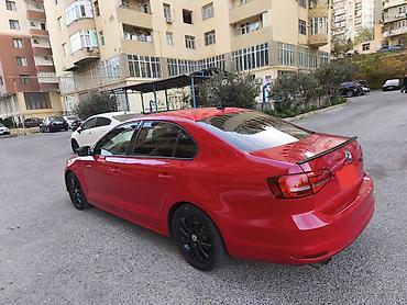 2015: Volkswagen Jetta: 1.8 l | 2015 il Sedan — 2