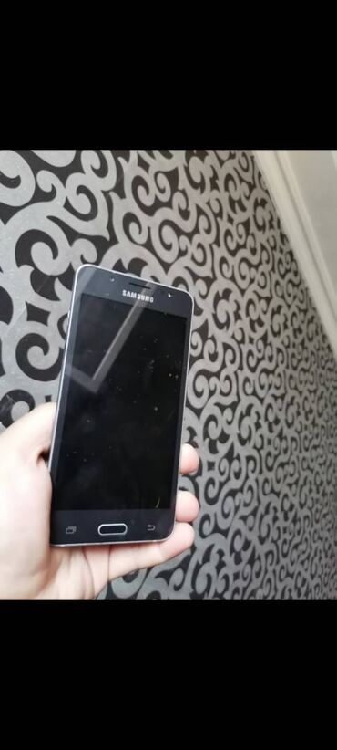 Avtoelektronika: Samsung Galaxy telefonu. Bütün proqramları açır. Sadəcə ekranı qırılıb
