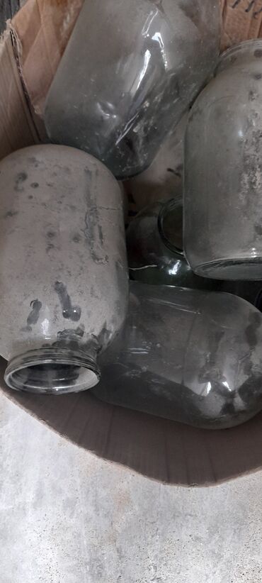 generator satiram: Bankalar satılır.1 litrlik kompot bankaları 10 qəpik.1kqlıq bankalar