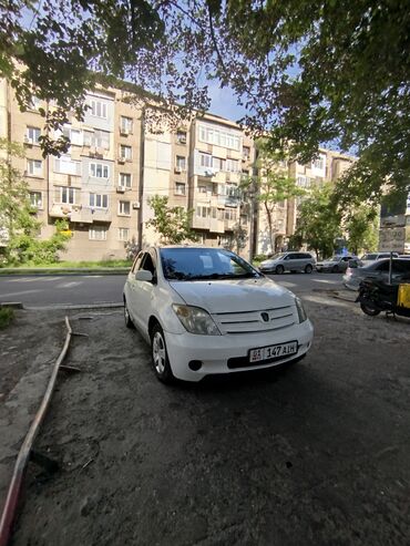 Toyota: Toyota ist: 2003 г., 1.3 л, Автомат, Бензин, Хэтчбэк