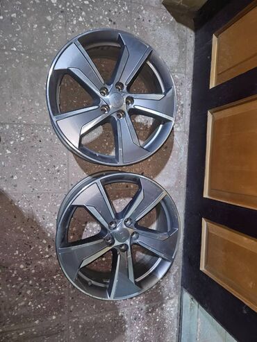 Disklər: Yeni Disk Toyota R 19, 4 Boltlu