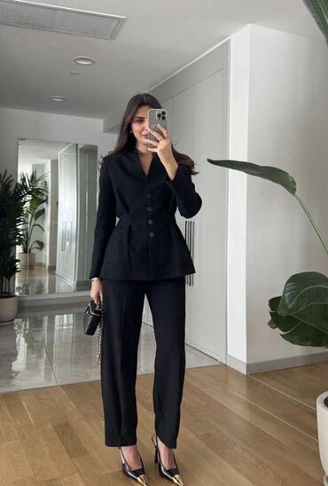 Kompleti: 💫Ženski elegantni komplet – sako i pantalone
✅3200 din — 9