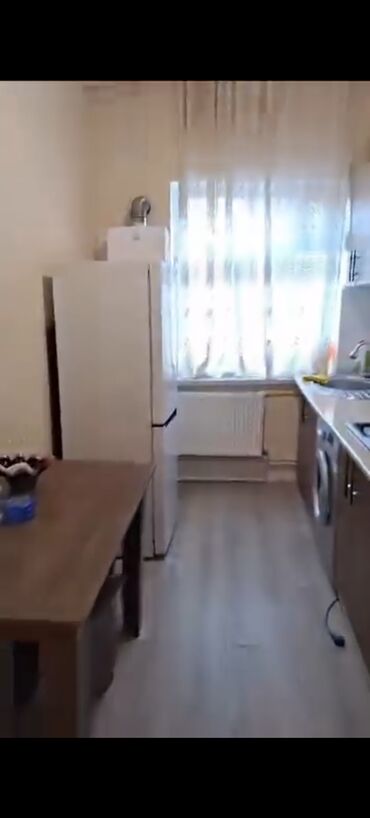 Uzunmüddətli kirayə mənzillər: Üzeyir .H küç 28 May metrosun yaxınlıqı 28 Moll qarşısı 2 otaqlı — 10