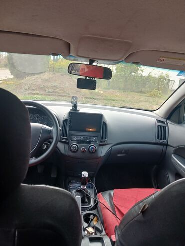 Hyundai: Hyundai i30 CW (Universal) – boz rəng, şəhər və uzun məsafələr üçün — 7