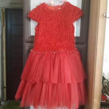 красивое платье: Детское платье, цвет - Красный, Новый
