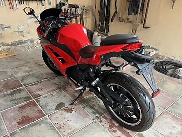 e60 guzgu: Idman üslublu yol motosikleti - Korpus: tam qapaqlı sport dizayn — 3