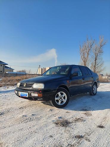 сурочно: Volkswagen Vento: 1992 г., 1.8 л, Механика, Бензин, Седан — 9