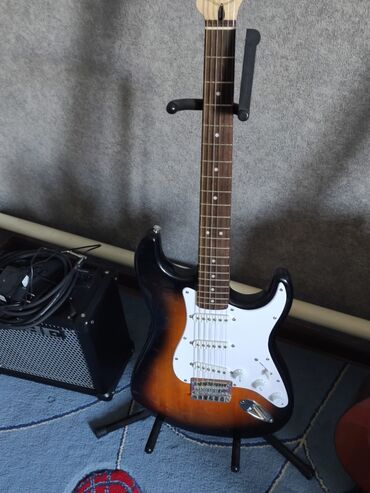 эл гитара в Кыргызстан | ГИТАРЫ: Продаю Электрогитару Squier Stratocaster. Состояние идеальное!