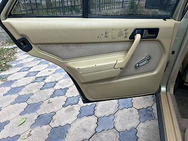 Салондун тетиктери: Эшик картасы Mercedes-Benz 1984 г., Колдонулган, Оригинал, Германия — 3