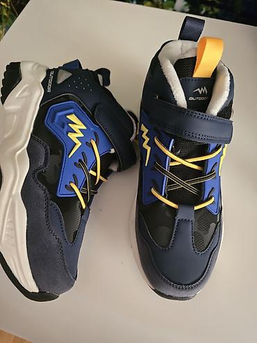 Koftalar, sviterlər: Uşaq kapüşonlu svitşotları dəsti Məlumat: - Ölçülər: 10, 11 yaş - — 19