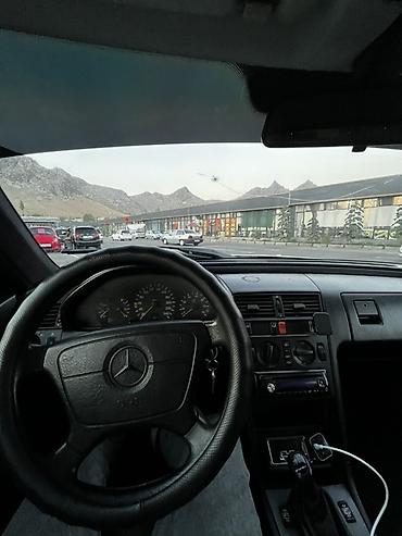 решетка радиатора w201: Mercedes-Benz C-Class: 1993 г., Механика, Седан — 5