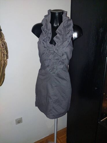 Ženska odeća: Prelepa NAF NAF original haljina Naf naf haljina siva Atraktivna