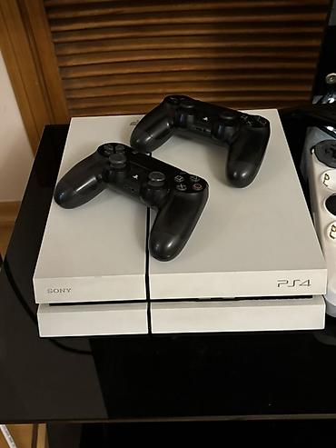 pse 4: Sony PlayStation 4 (PS4) – White versiya Xüsusiyyətlər: - Rəng: ağ — 3