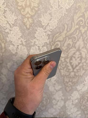 Apple iPhone: IPhone 15 Pro, Natural Titanium, Face ID — 12