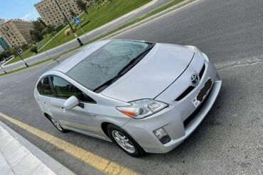 Nəqliyyat: Toyota Prius: 1.8 l | 2015 il Hetçbek