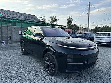 xpeng p7: Lixiang L7: 2025 г. — 3