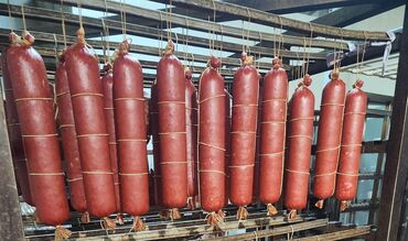 Kolbasa və sosislər: Ət məhsulları – kolbasa və sosis çeşidləri Məhsul təsviri: - Təbii ət — 12
