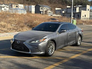 Lexus: Lexus ES: 2019 г., Бензин — 6