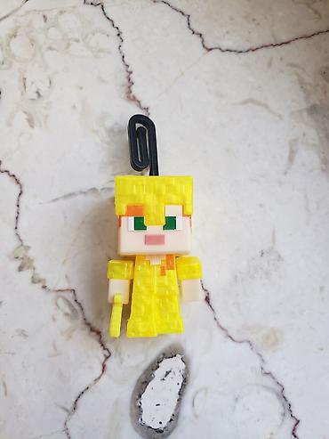 minecraft oyuncaqları: Minecraft temalı asqılı fiqur/aksesuar - Dizayn: Piksel üslublu, sarı — 1