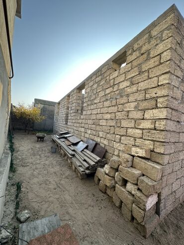 Həyət evləri və villaların satışı: 4 otaqlı, 235 kv. m, Kredit var, Orta təmir — 12