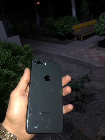 ipone 14 dubay: IPhone 8 Plus, 64 GB, Qara