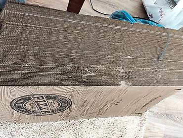 taxta qutular: 3 ölçü pizza paketleri heresinden 100 dene. 300 dene ümumi. 2 ölçü — 8