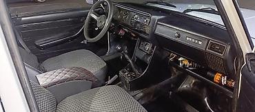 VAZ (LADA): VAZ 2107 sedan – ağ rəng, 4 qapı, arxa ötürücülü klassik model — 8