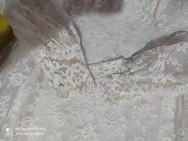 Venčanice: Vencanica mlecno bela velicina XS Duzina pozadi 2 metara, prednji deo — 15