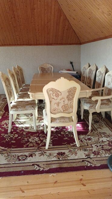 12 nəfərlik stol: Qonaq otağı üçün, İşlənmiş, Açılan