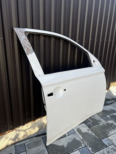 Двери и комплектующие: Дверь Комплект Mitsubishi, Б/у, Оригинал — 1