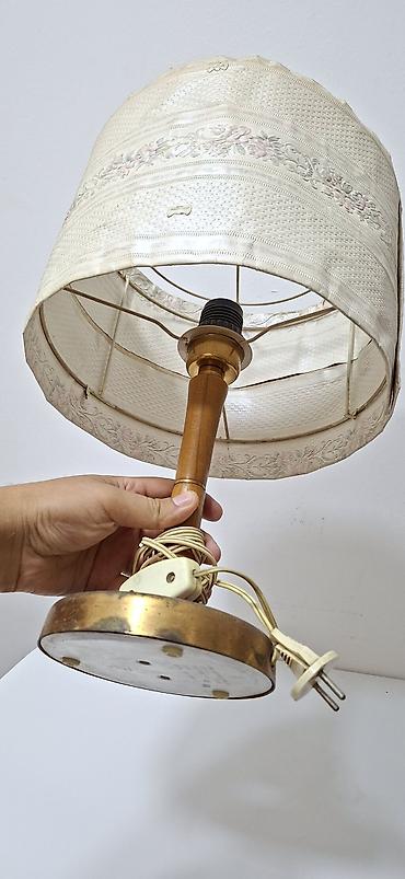Ev üçün dekor: Məhsul: Klassik üslubda masa lampası Xüsusiyyətlər: - Material: Ağac — 4