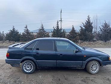 Volkswagen: Volkswagen Passat: 1990 г., 1.8 л, Механика, Бензин, Седан — 3