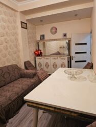 Uzunmüddətli kirayə mənzillər: Masazirda kuruqa yaxin yolun qiraginda bina evi kiraye verilir 2 ci — 3